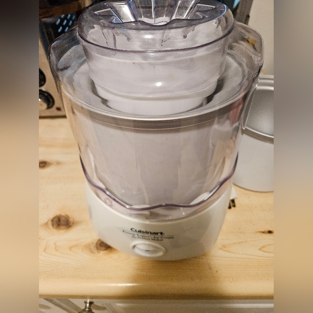 Cuisinart White Frozen Yogurt, Sorbet, And Ice Cream Maker.